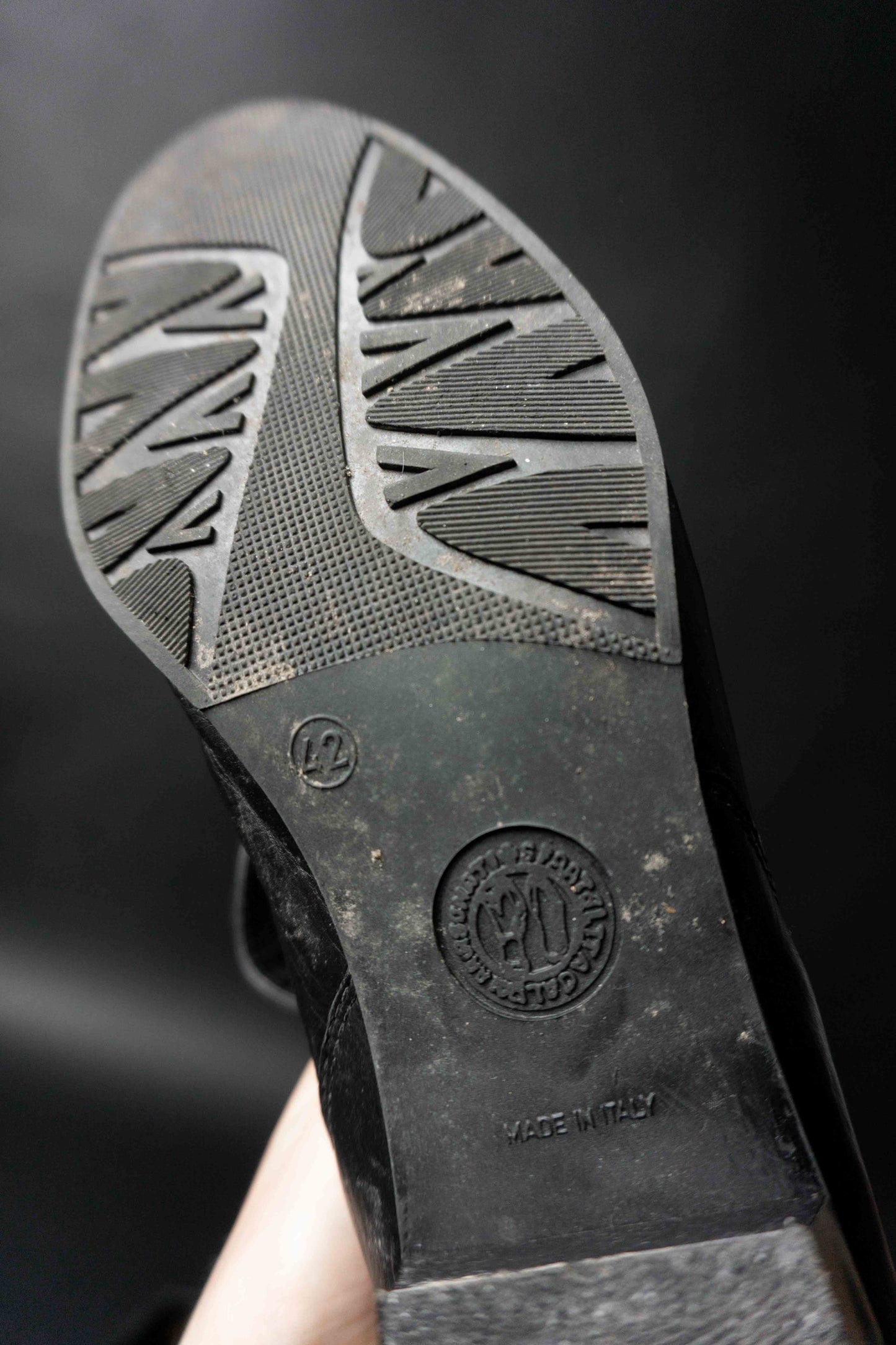 Schwarze Vintage Stiefeletten im Witchy-Look der 80er