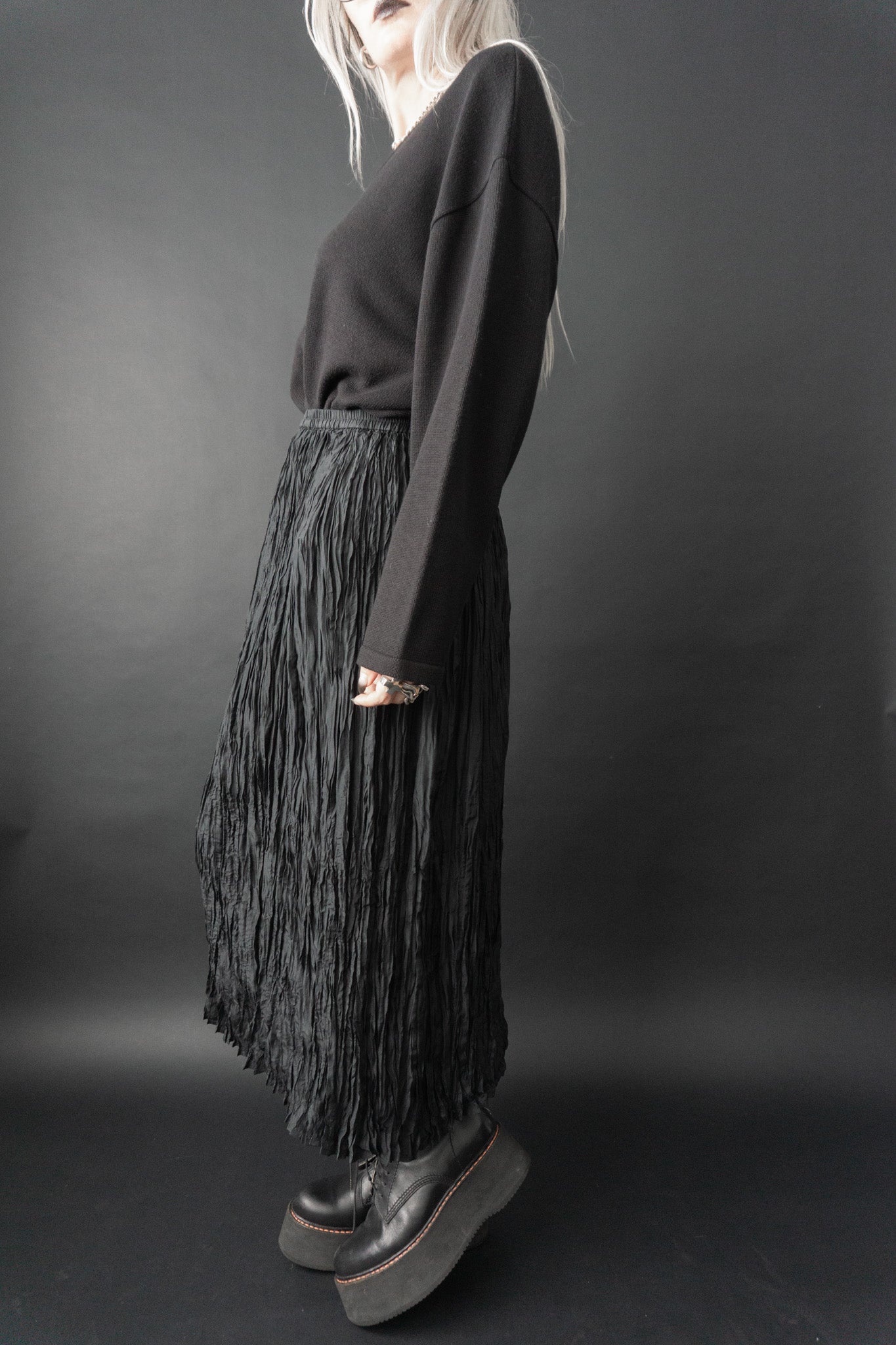 Avantgarde Pullover, Schwarz, M–XL theplaincircle vintage