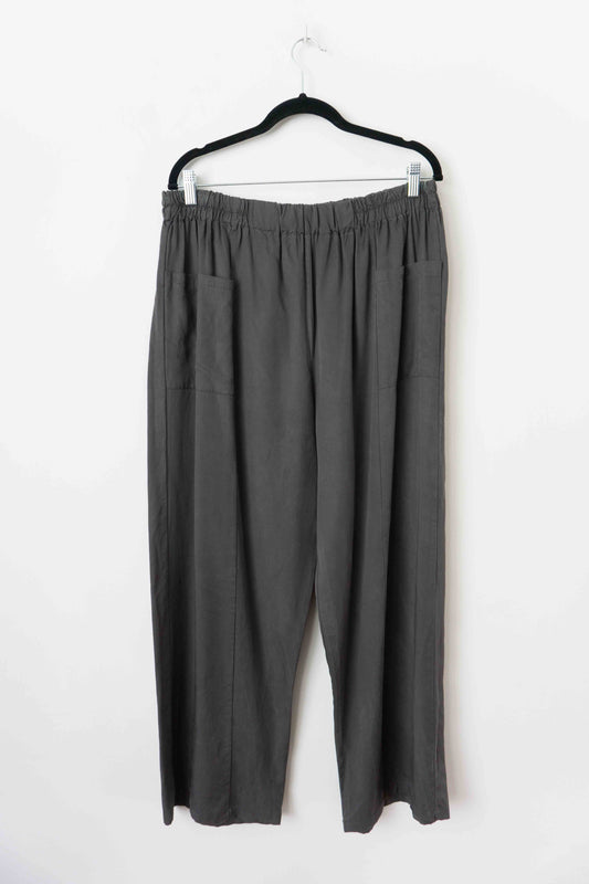 Vintage 90s Hose Washed Grey Tencel, M–L theplaincircle vintage