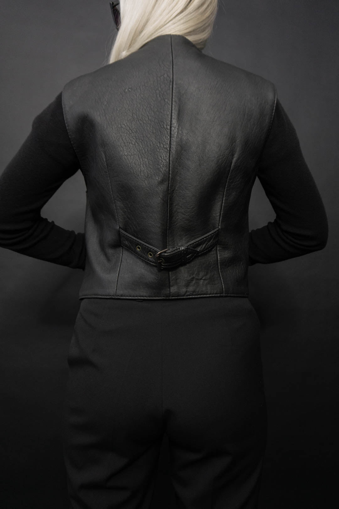 Lederweste Schwarz - theplaincircle vintage