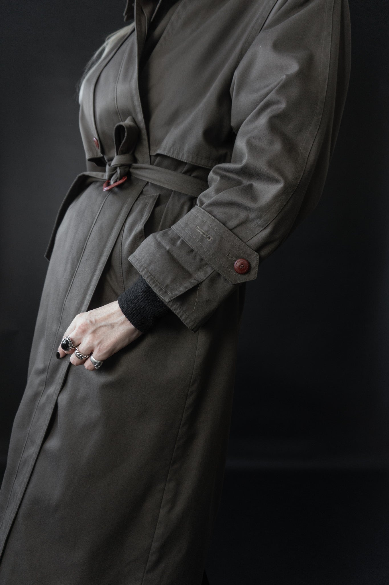 80s Trenchcoat Khaki, M–L theplaincircle vintage