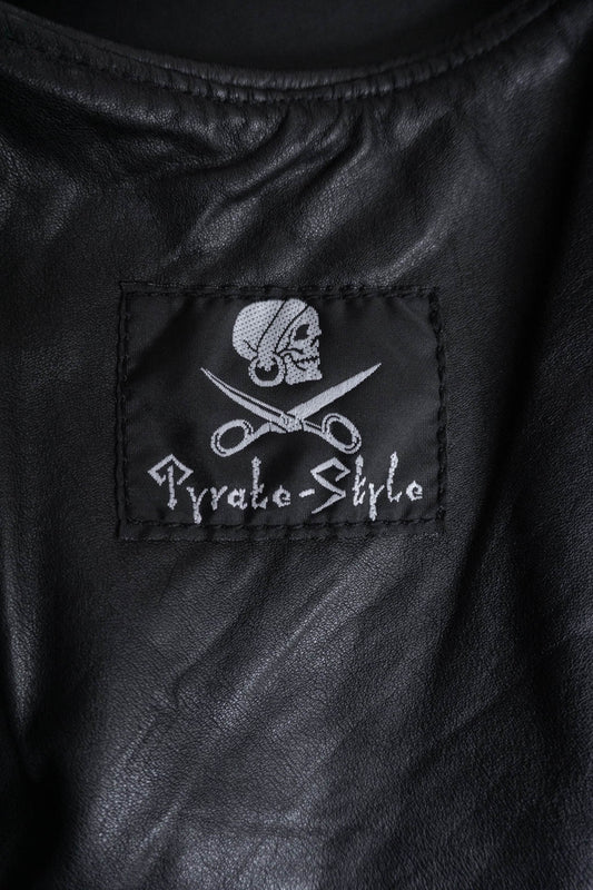 Pyrate Style Ledertop S–M - theplaincircle vintage