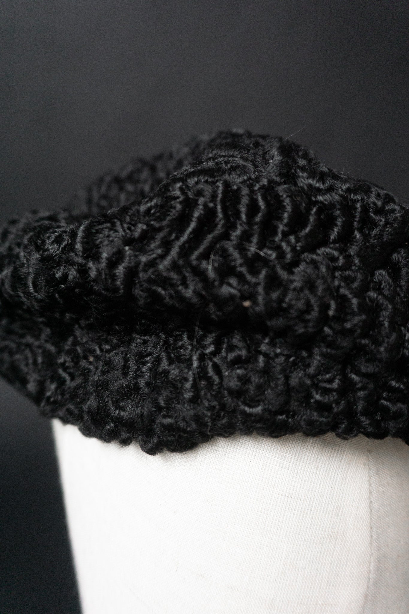 40s Persianer Baret Mütze, Schwarz, 57 theplaincircle vintage