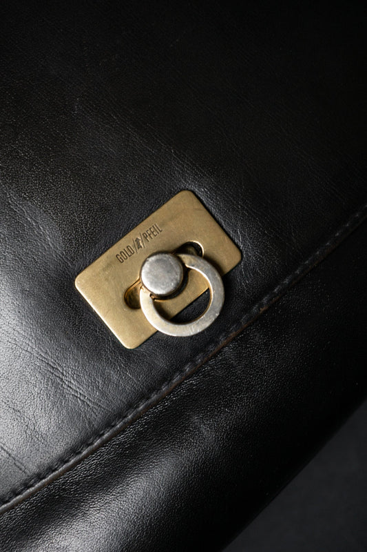 Goldpfeil Tasche Schwarz theplaincircle vintage