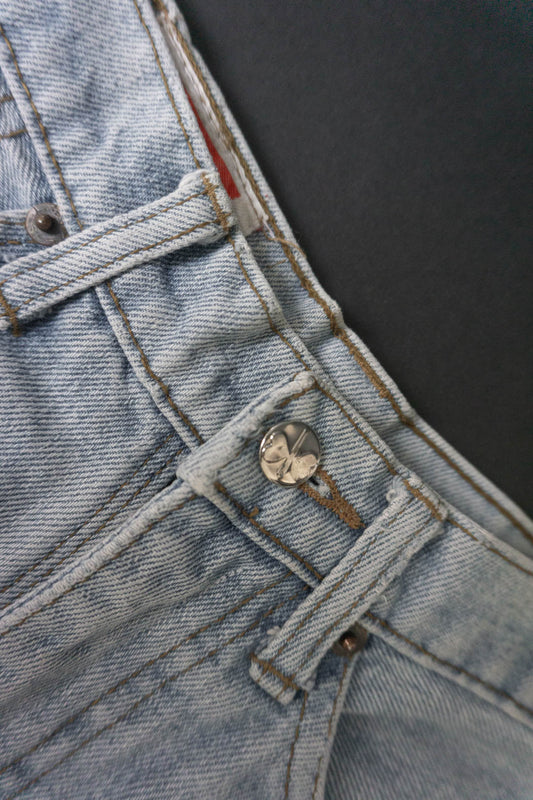 Levis Denim Shorts XS theplaincircle vintage