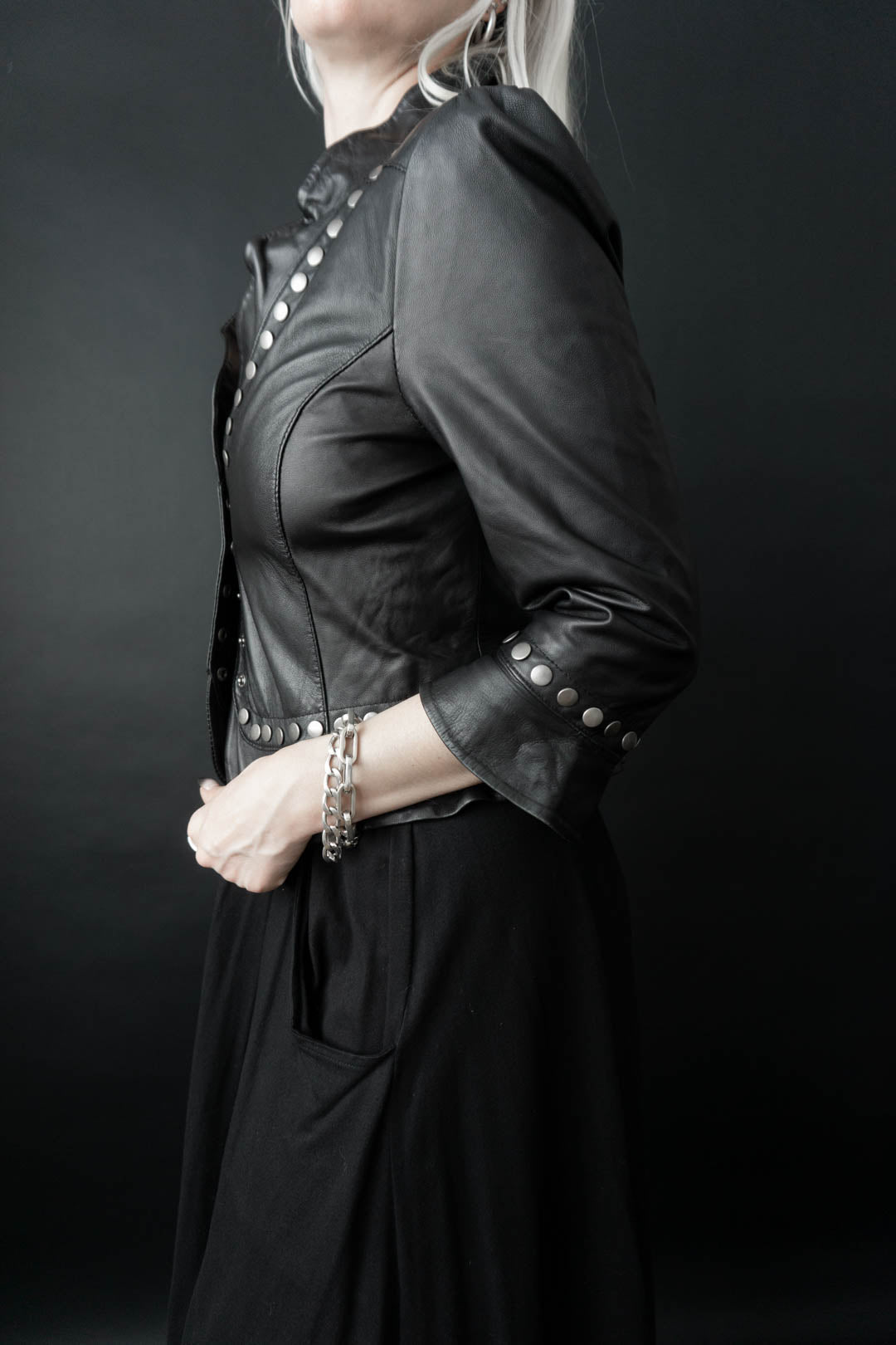 Lederjacke Nieten cropped, XS–M theplaincircle vintage