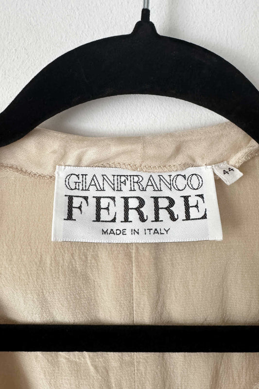 Gianfranco Ferré Vintage Seidenbluse mit XXL-Schleife und goldenen Knöpfen