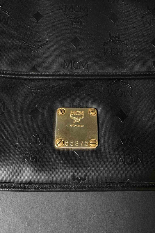 Vintage MCM Schultertasche aus schwarzem Nylon mit goldener Metalleinfassung und Monogramm, 80er Jahre