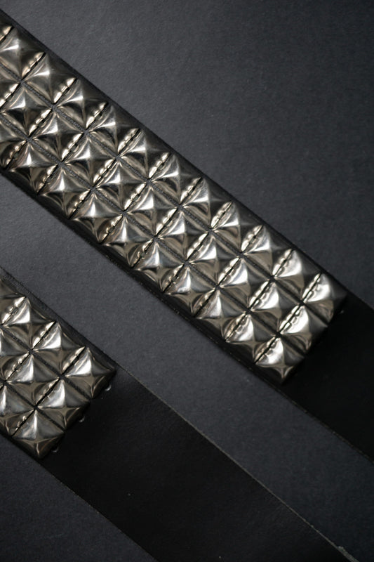 Vintage Ledergürtel Schwarz – Pyramidennieten 3 Reihen