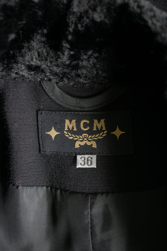 Vintage MCM Blazer – Schwarze Wolle mit Fake-Fur Kragen & Goldenen Schmuckknöpfen (80s)