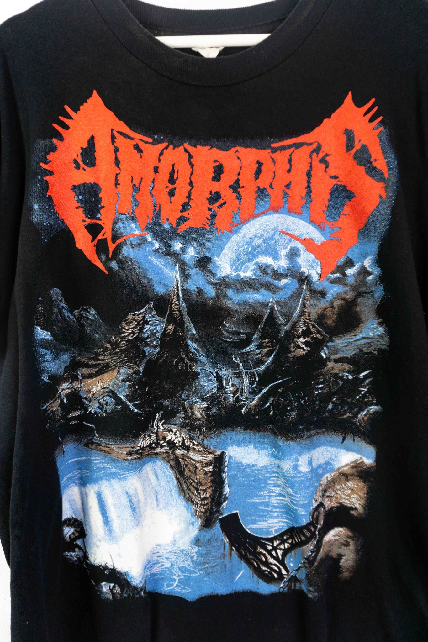Schwarzes Vintage Bandshirt der Metalband Amorphis, Front- und Backprint