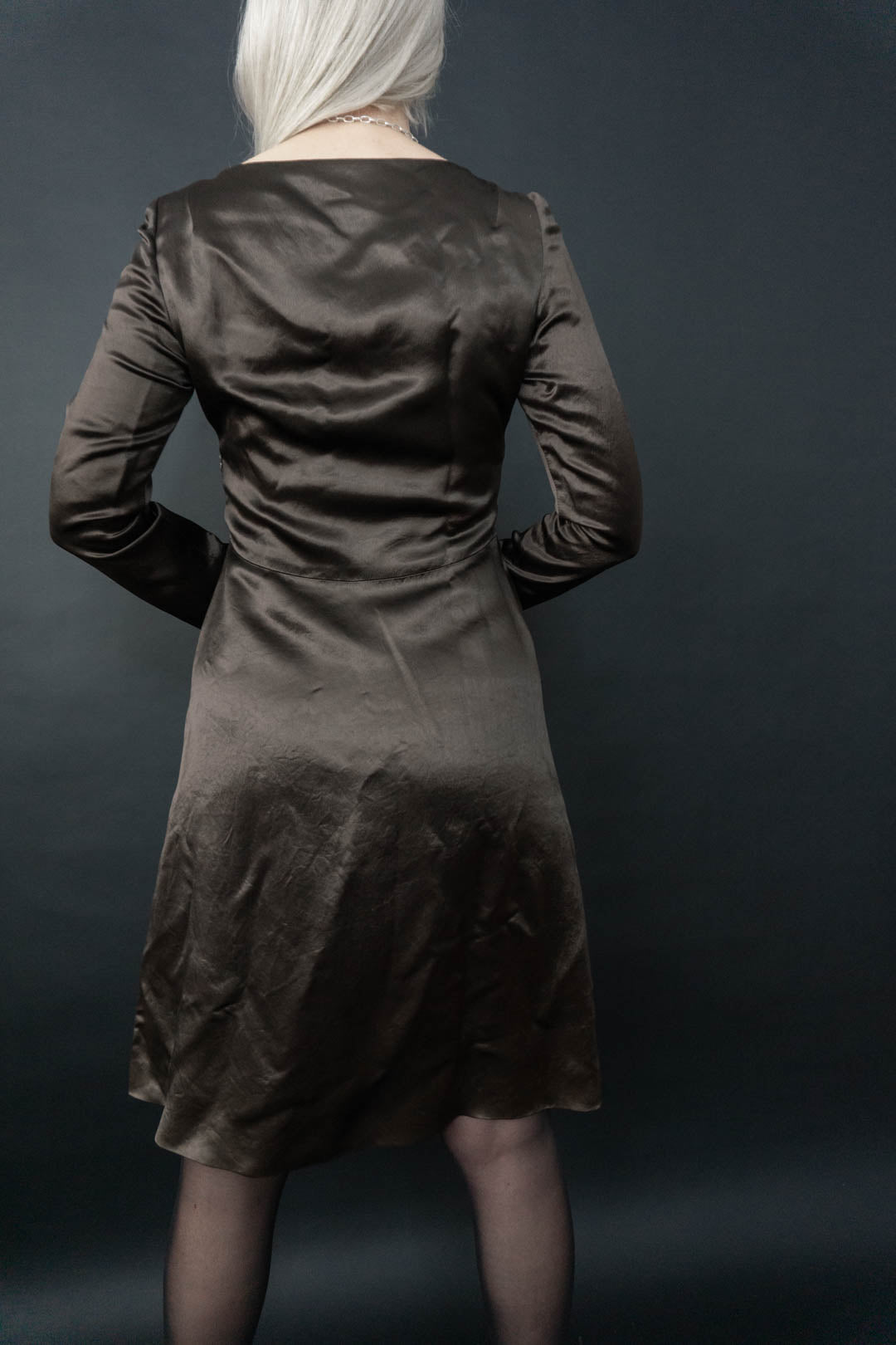 Edles Vintage Jil Sander Kleid in khaki-braunem Satin-Finish