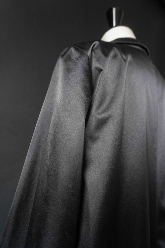 Vintage 50s schwarzer Mantel – cleaner Shiny Trenchcoat, S–M theplaincircle vintage