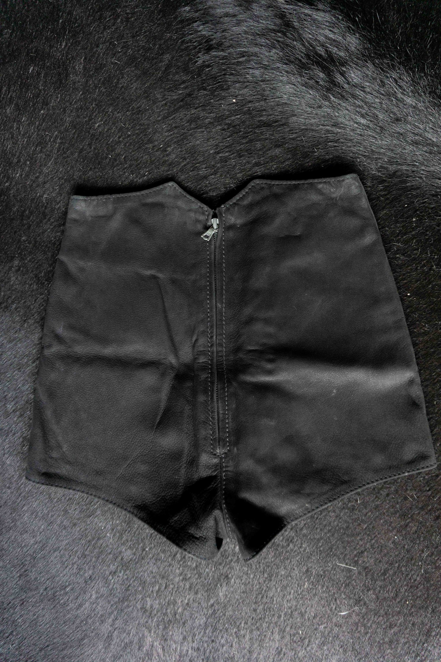 Vintage Pyrate Style Leder Shorts, Riri Zipper, XXS–XS theplaincircle vintage