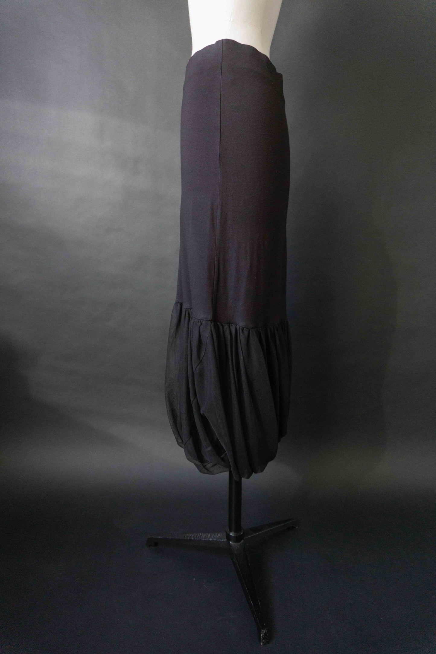 Y2K Schwarzer Midi Rock mit Drapierung & transparenter Struktur, S–M theplaincircle vintage