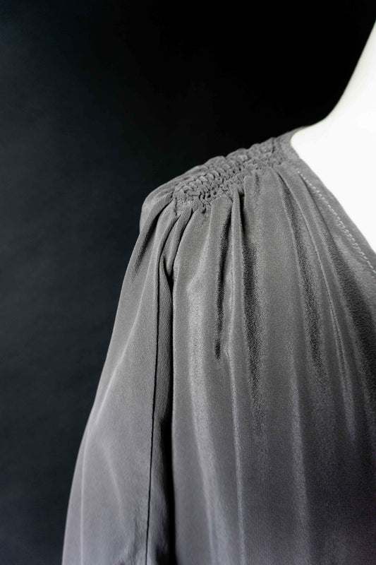 Vintage Bluse Seide, Grau Batwing, M–L theplaincircle vintage