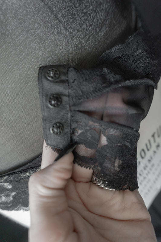 Schwarzer 80s Vintage Body, transparent mit Spitze & Bügeln, Druckknopf-Verschluss