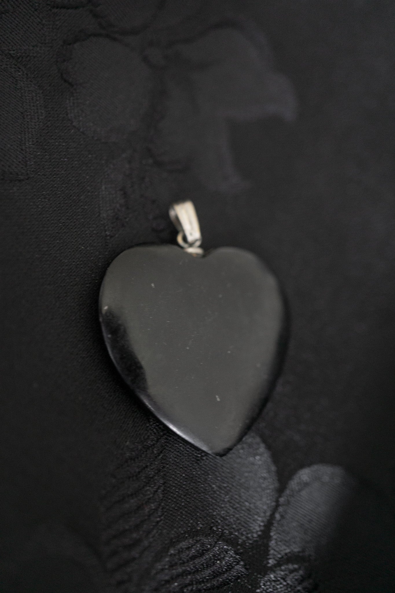 vintage Kettenanhänger Herz aus schwarzem Onyx