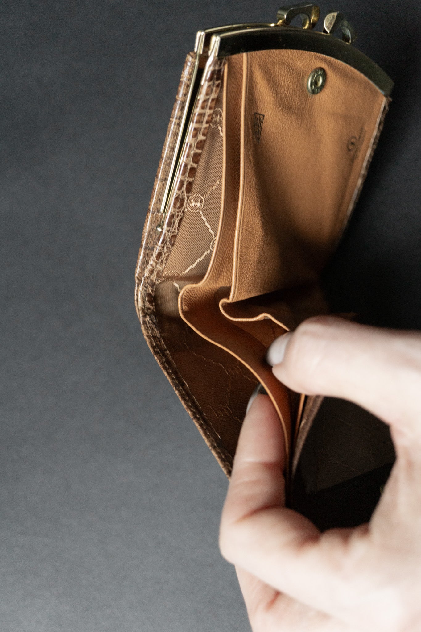 Vintage Goldpfeil Portemonnaie in braunem Kroko-Leder
