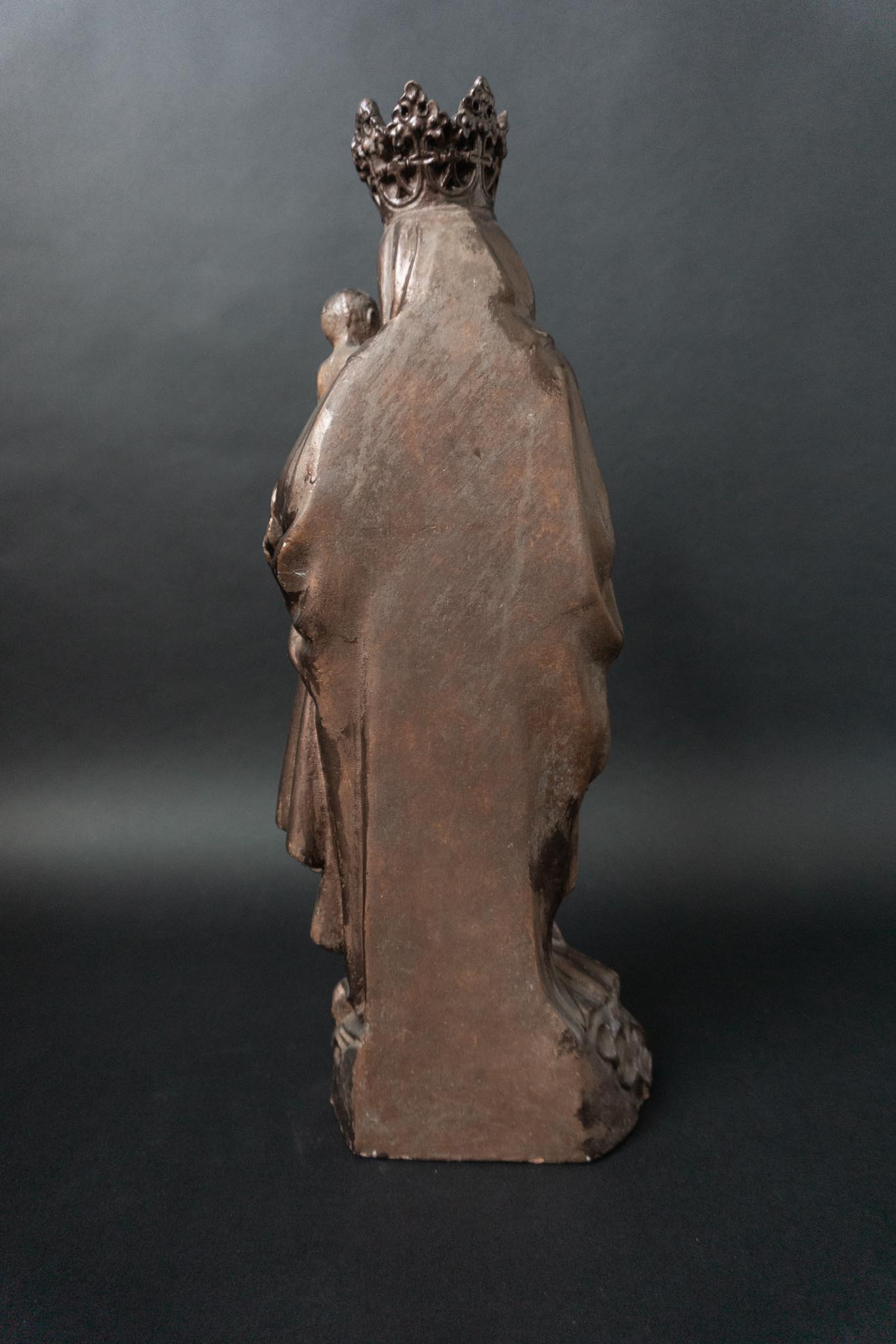 Vintage Madonna mit Kind aus Ton – sakrale Skulptur in bronzierter Optik
