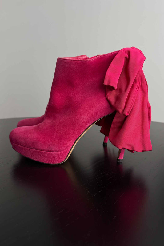 Alexander McQueen Heels mit Statement-Schleife aus Wildleder Pink