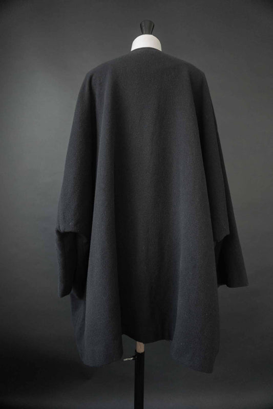 Vintage Oversized Wollmantel Schwarz – Cocoon Silhouette