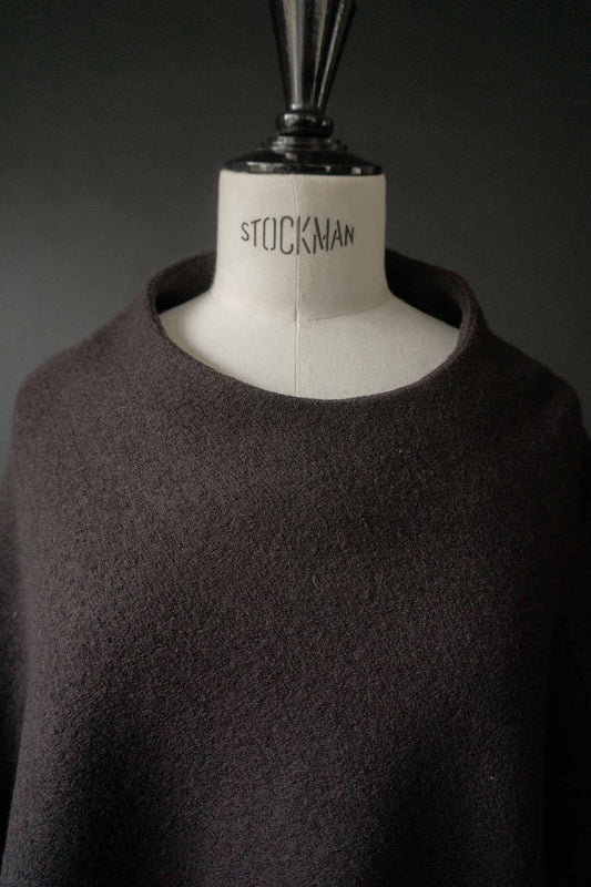 Oversized schwarzes Cape aus gewalkter Wolle mit Batwing Ärmeln