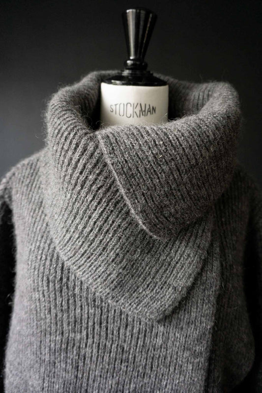 Grauer Vintage Wickelcardigan aus reiner Schurwolle mit Knopfverschluss