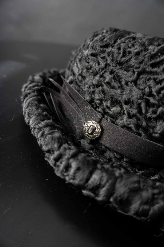 Vintage Hut Lammfell Schwarz theplaincircle vintage