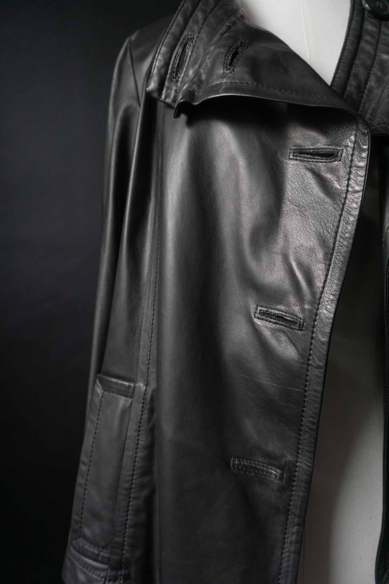 Vintage Echtlederjacke Gürtel & Stehkragen, S–M theplaincircle vintage