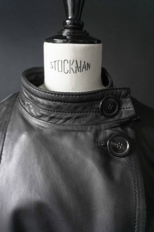 Vintage Echtlederjacke Gürtel & Stehkragen, S–M theplaincircle vintage