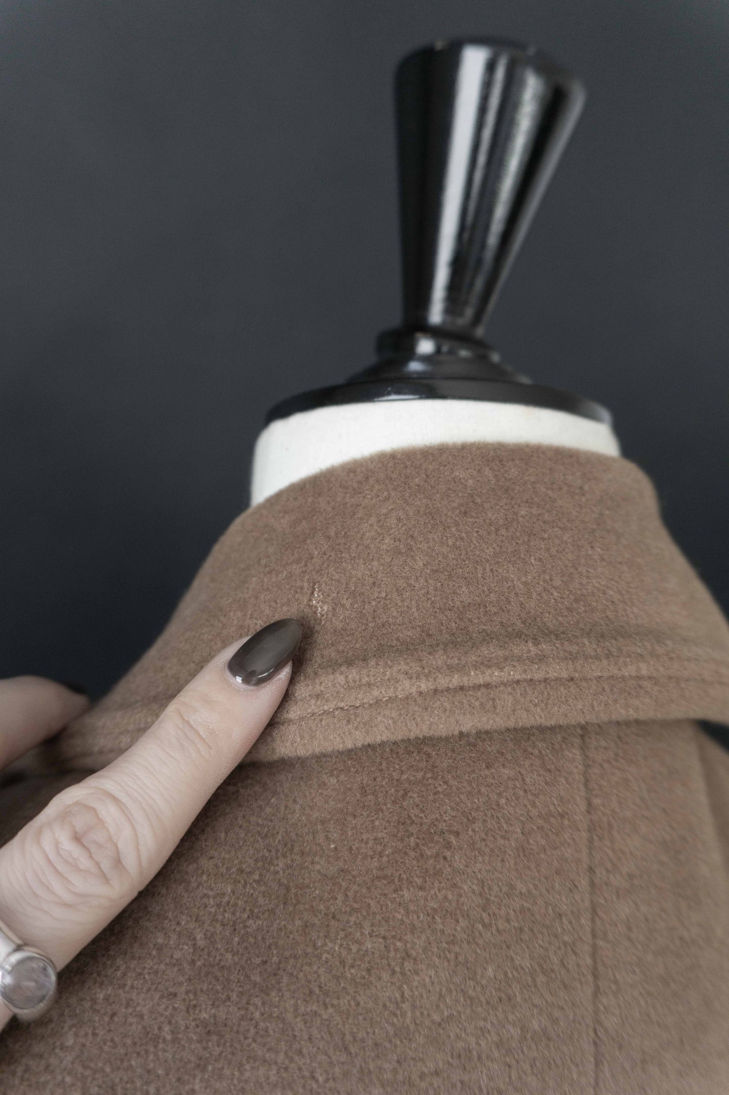 Vintage Wollmantel aus Schurwolle und Angora in Camel – 90er Jahre Damenmantel