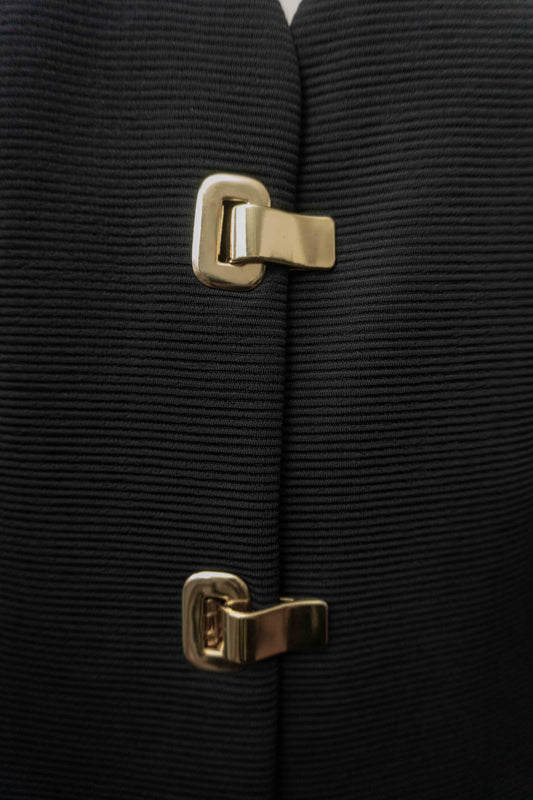 Vintage Joseph Ribkoff Blazer schwarz mit Struktur und goldenen Verschlüssen aus den 80er Jahren