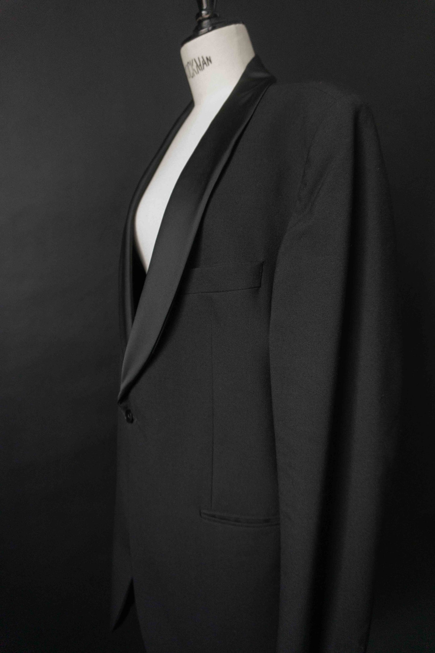 Schwarzer Vintage Smoking Blazer aus Schurwolle mit abgerundetem Satinrevers