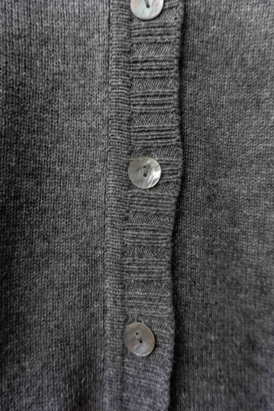 Vintage Strickjacke aus Wolle, Angora & Kaschmir mit Perlmuttknöpfen