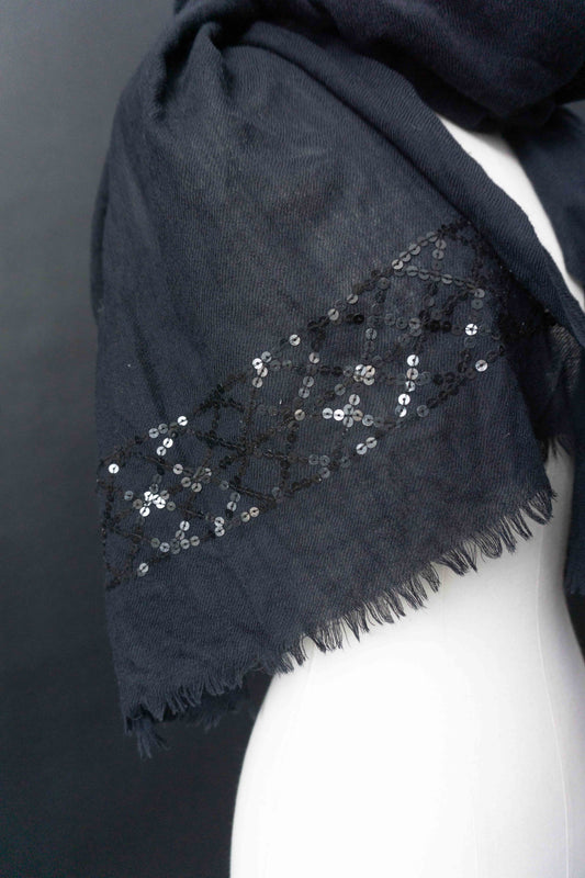 Laurel Escada Vintage Schal aus reiner Wolle in Mitternachtsblau mit Pailletten-Detail am Rand