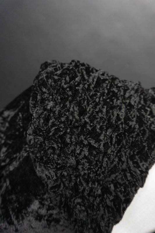 Schwarze cropped Samtjacke mit strukturiertem Kragen im Gothic Stil