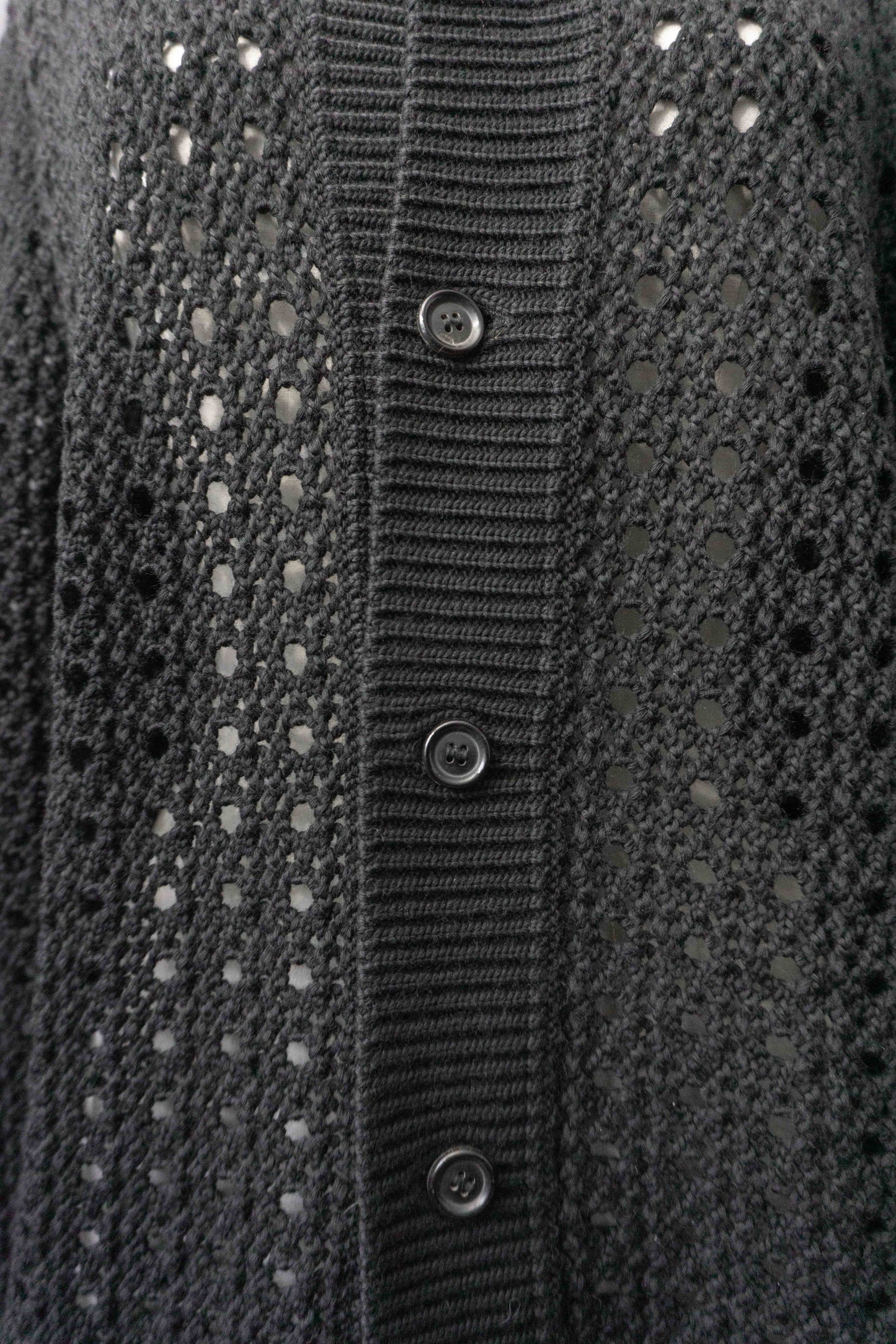 OMEN Hamburg Designer Lochmuster Strickjacke, M–L theplaincircle vintage