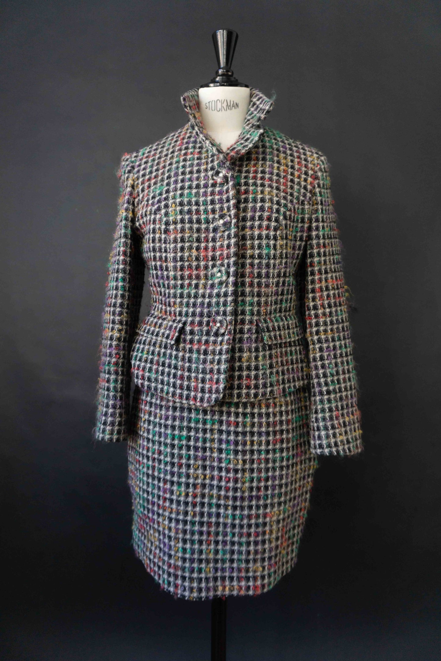 Vintage Versace Jeans Couture Bouclé Kostüm Blazer und Rock mit Medusa Knöpfen