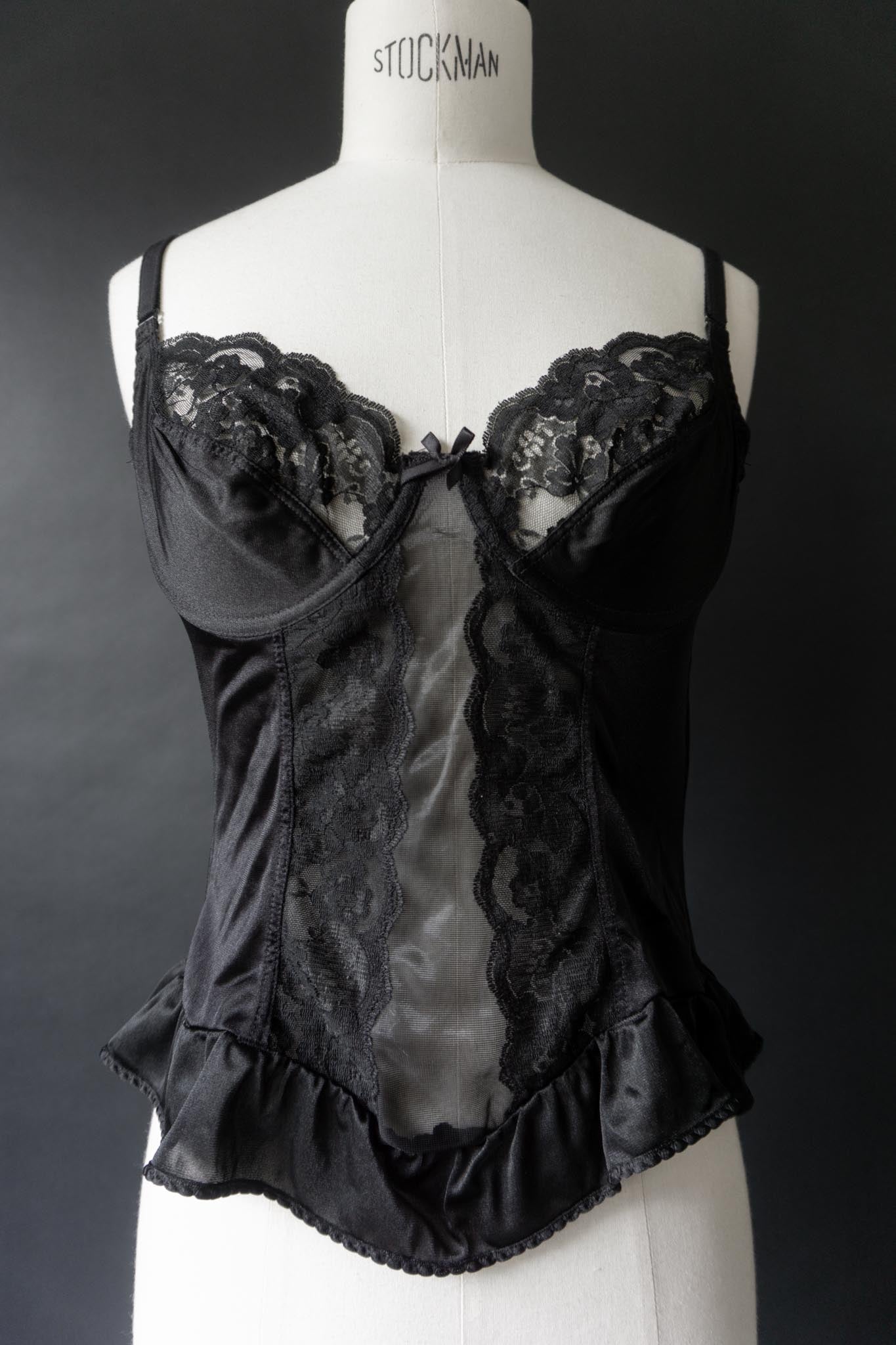 Vintage 80s Spitzen Corsagen Top mit Schößchen – Black Satin Bustier, S–M theplaincircle vintage