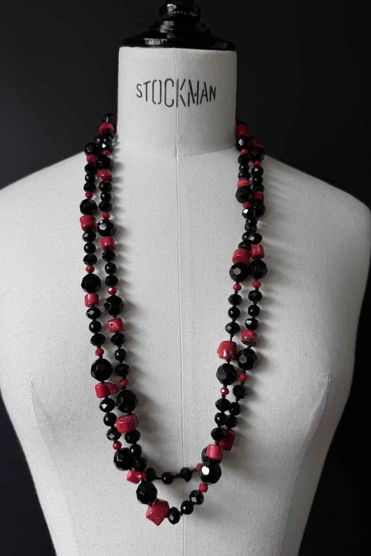 Vintage Onyx-Kette mit Korallenelementen in Schwarz & Rot