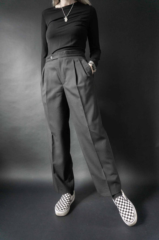 Schwarze Vintage Smokinghose 80er aus Wolle mit Satin-Galantstreifen, Bundfalten und Bügelfalten