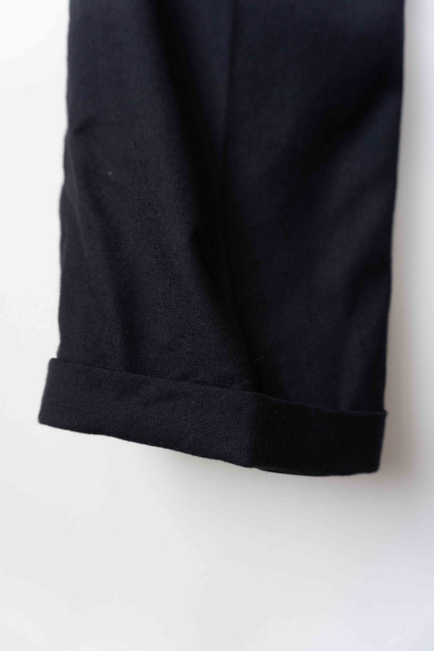 Vintage Wollhose mit Bundfalten – klassische High Waist Anzughose, M–L theplaincircle vintage