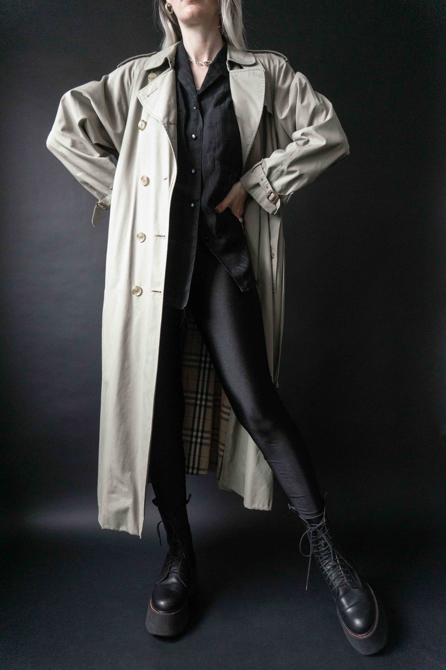 Beiger Vintage Burberry Trenchcoat mit Novacheck-Innenfutter und Gürtel