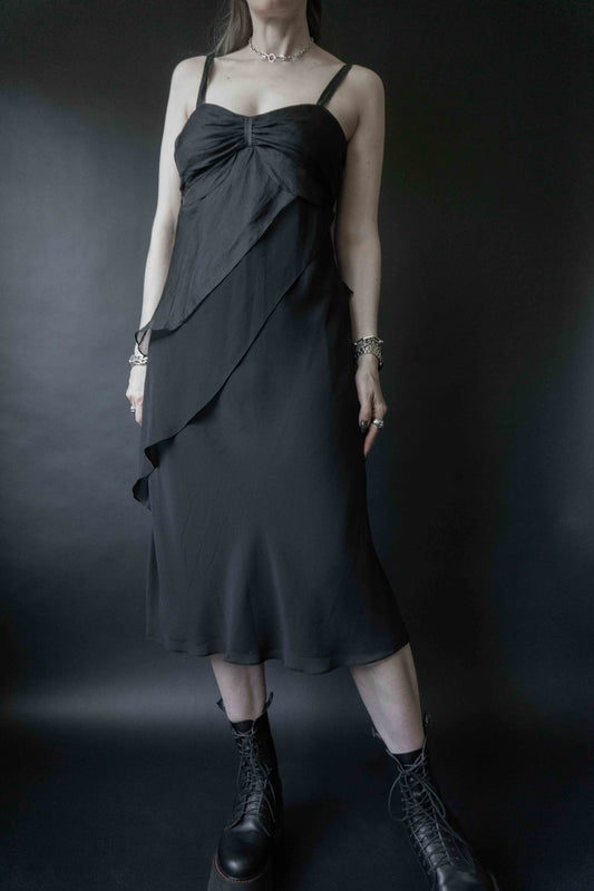 Schwarzes Vintage-Seidenkleid mit mehreren Lagen
