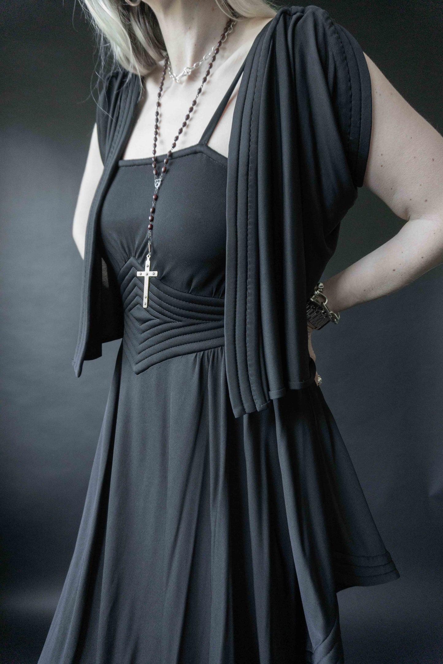 Schwarzes Vintage Kleid mit Bustier & Bolero aus den 70ern