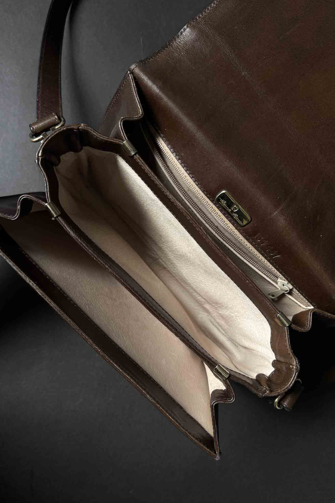 Dunkelbraune Aigner Ledertasche aus den 80ern mit goldener Hardware & drei Fächern
