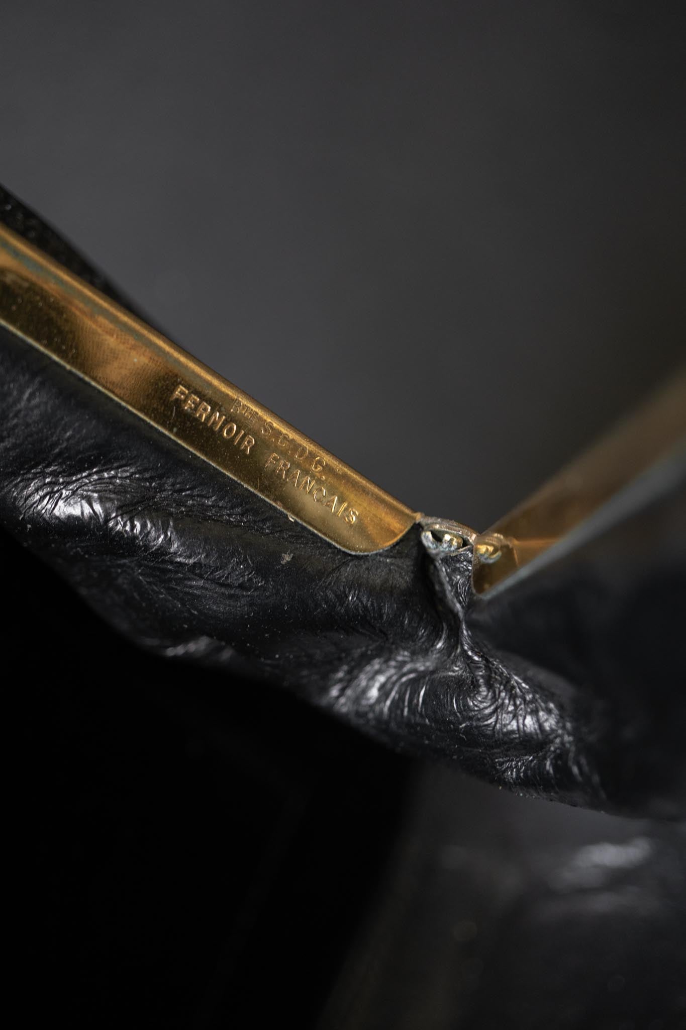 Schwarze Vintage Shoulderbag in Kroko-Struktur mit kurzem Riemen