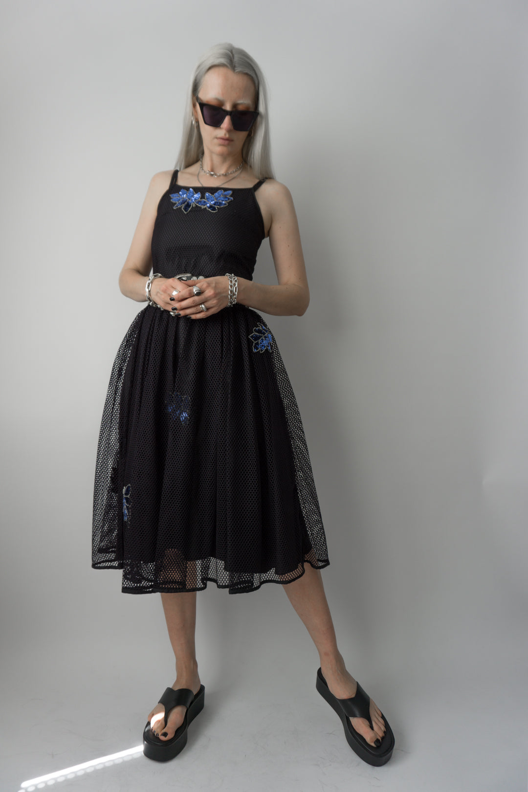 Midikleid Schwarz Mesh Pailetten - theplaincircle vintage