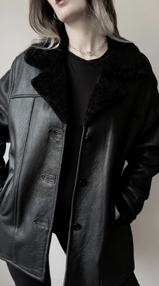 Vintage Lammfelljacke Schwarz, S–M theplaincircle vintage